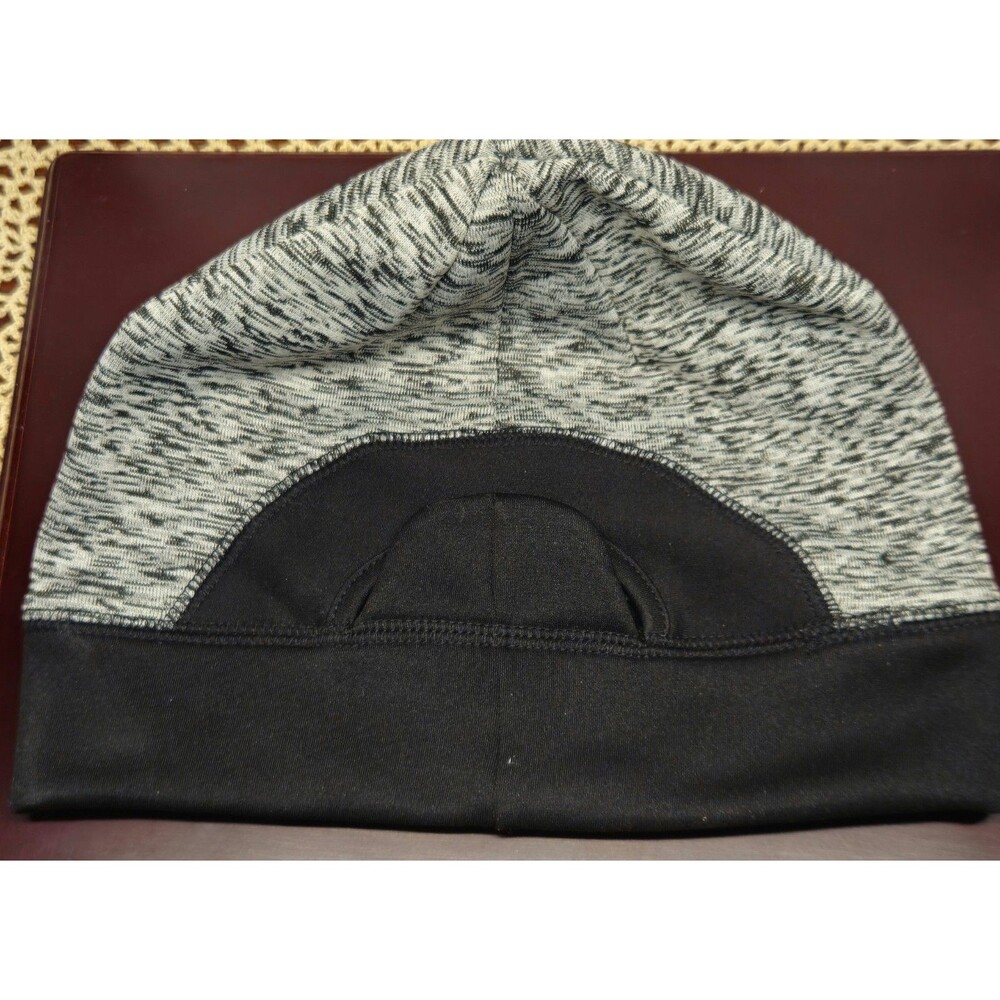 NWOT Igloos Thermal Regulation Ponytail Beanie Hat Cap Women's One-Size